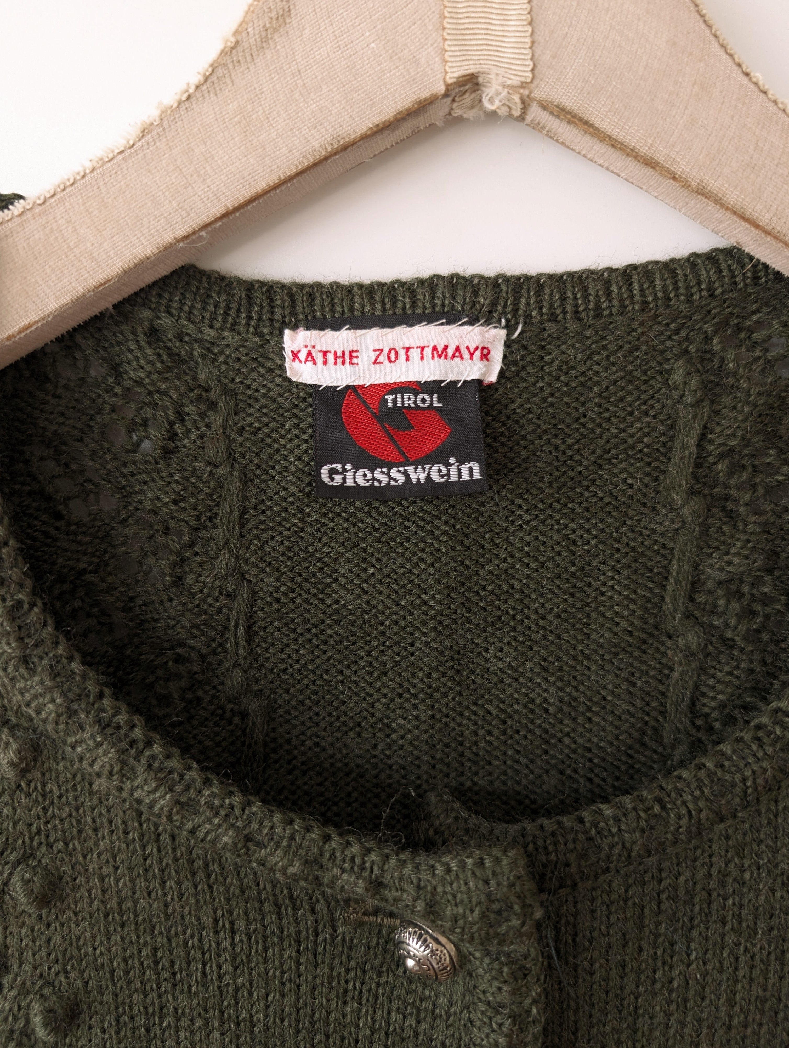 *Giesswein* Weste Folklore Wolle Khaki (M-L)