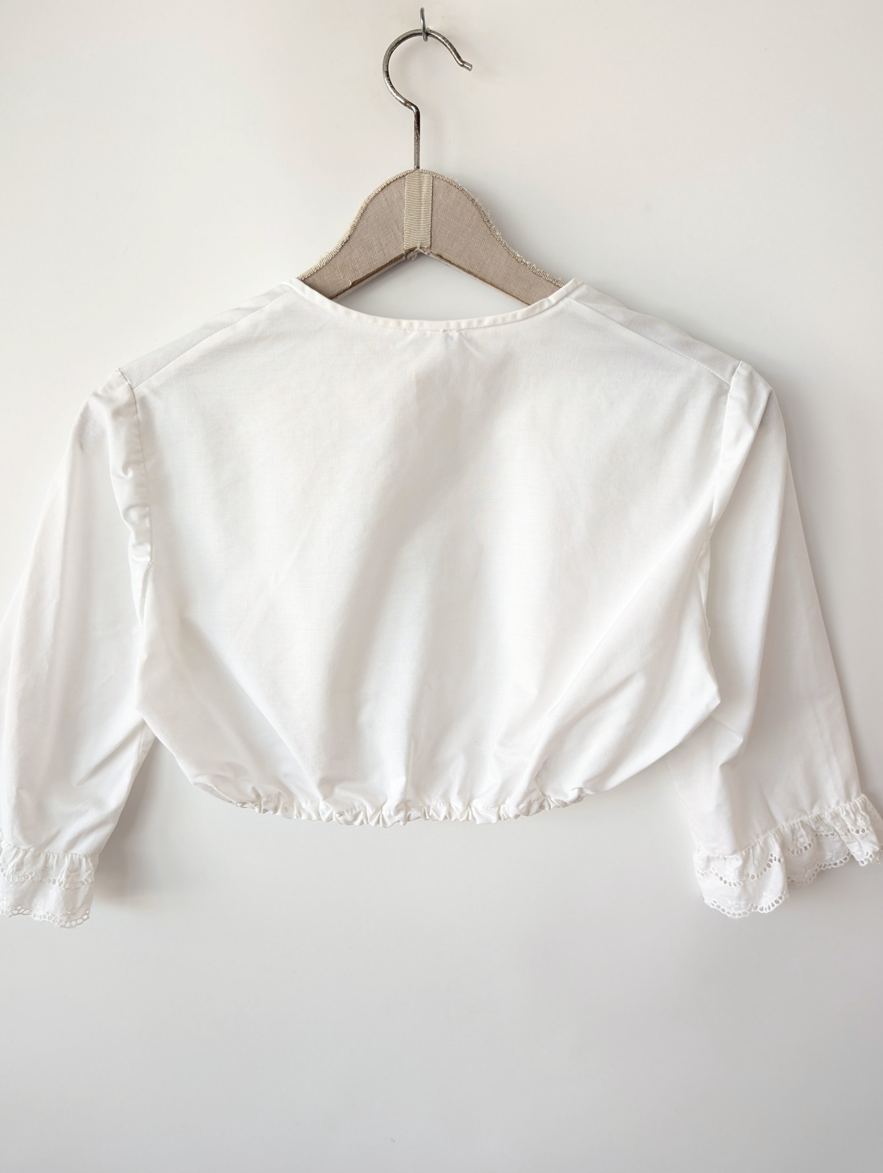 Dirndl Bluse 80s Rüschen Lochspitze (S-M)