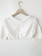 Lade das Bild in den Galerie-Viewer, Dirndl Bluse 80s Lochspitze Leinen (M-L)
