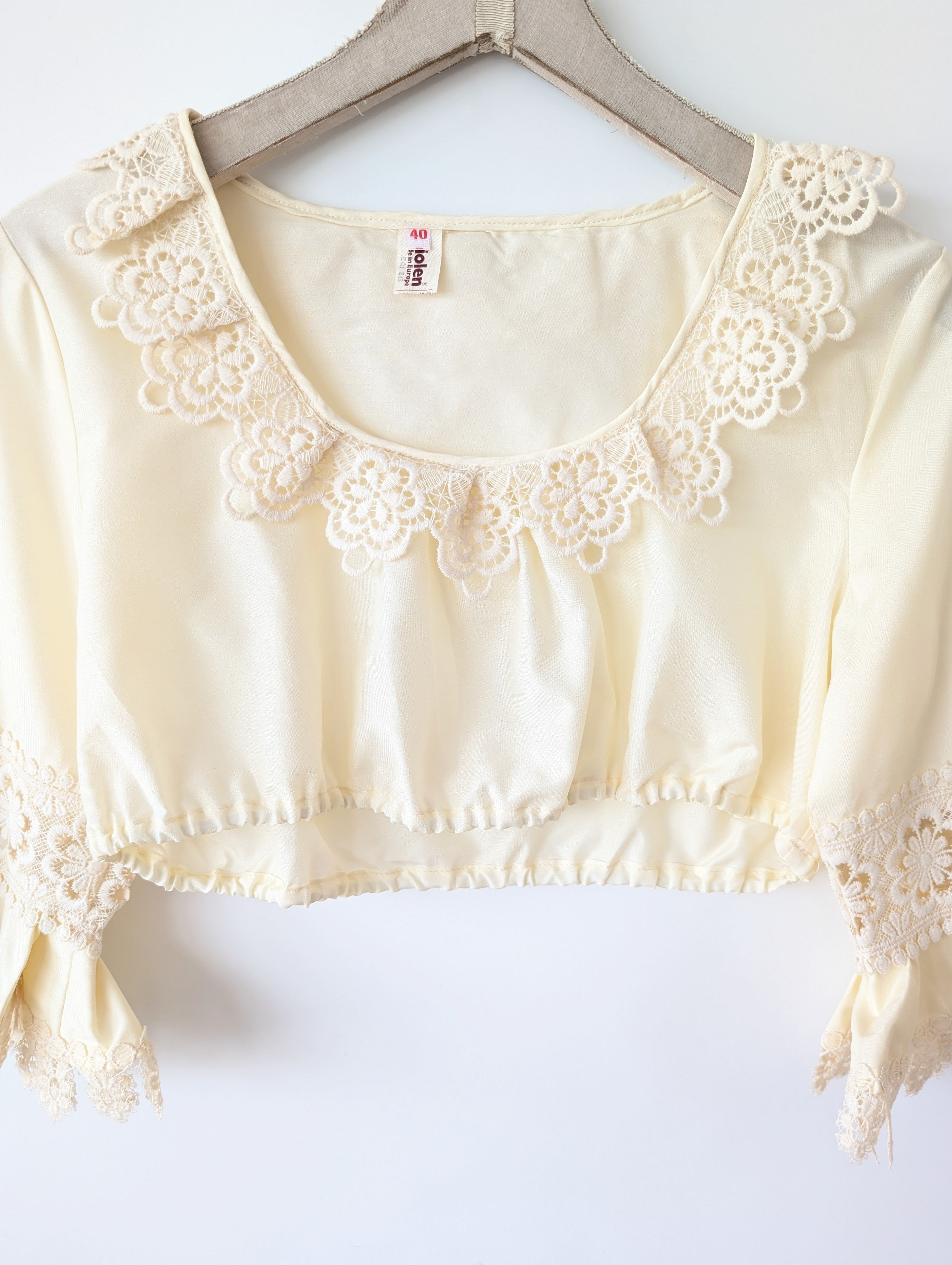 Dirndl Bluse Cropped 70s Lochspitze (S-M)