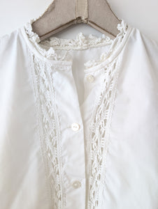 Dirndl Bluse 80s Rüschen Lochspitze Bordüre (S-M)