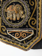 Lade das Bild in den Galerie-Viewer, RARE 70s Bohemian Samt Weste Elefant Stick (L)
