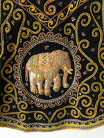 Lade das Bild in den Galerie-Viewer, RARE 70s Bohemian Samt Weste Elefant Stick (L)
