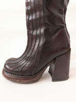 Lade das Bild in den Galerie-Viewer, SUPER RARE Buffalo Boots 90s Rave Plateau (37)
