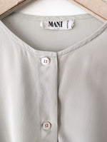 Lade das Bild in den Galerie-Viewer, *Armani* Long Bluse 100% Seide Hellgrau (L-XL)
