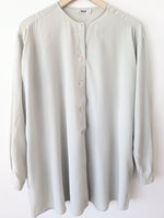 Lade das Bild in den Galerie-Viewer, *Armani* Long Bluse 100% Seide Hellgrau (L-XL)

