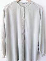 Lade das Bild in den Galerie-Viewer, *Armani* Long Bluse 100% Seide Hellgrau (L-XL)
