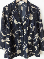 Lade das Bild in den Galerie-Viewer, *Cerruti* Blazer Leinen Blumen Print Marine (L-XL)
