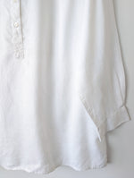 Lade das Bild in den Galerie-Viewer, *Cerruti* Bluse 100% Leinen Weiß Basic (L)
