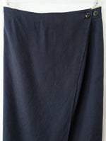 Lade das Bild in den Galerie-Viewer, *René Lezard* Wickelrock Leinen Seide Wolle Marine (L)
