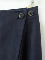 Lade das Bild in den Galerie-Viewer, *René Lezard* Wickelrock Leinen Seide Wolle Marine (L)
