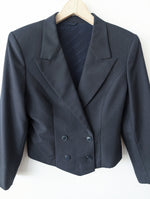 Lade das Bild in den Galerie-Viewer, *Hugo Boss* Blazer Cropped 80s Nadelstreifen (M-L)
