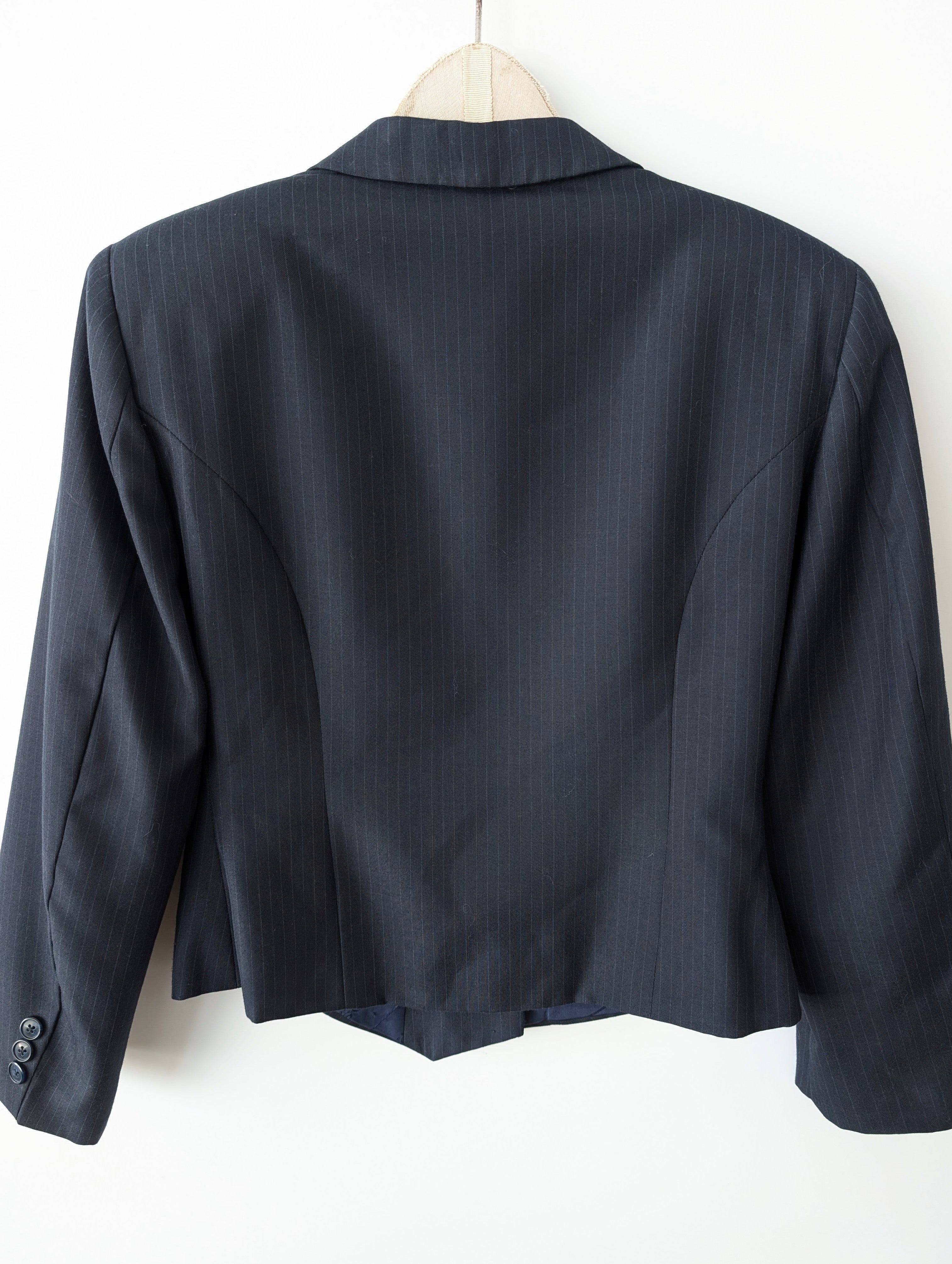 *Hugo Boss* Blazer Cropped 80s Nadelstreifen (M-L)