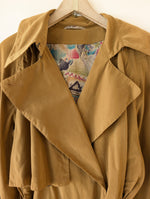 Lade das Bild in den Galerie-Viewer, *Toni Gard* Trenchcoat 80s Senf (M-XL)
