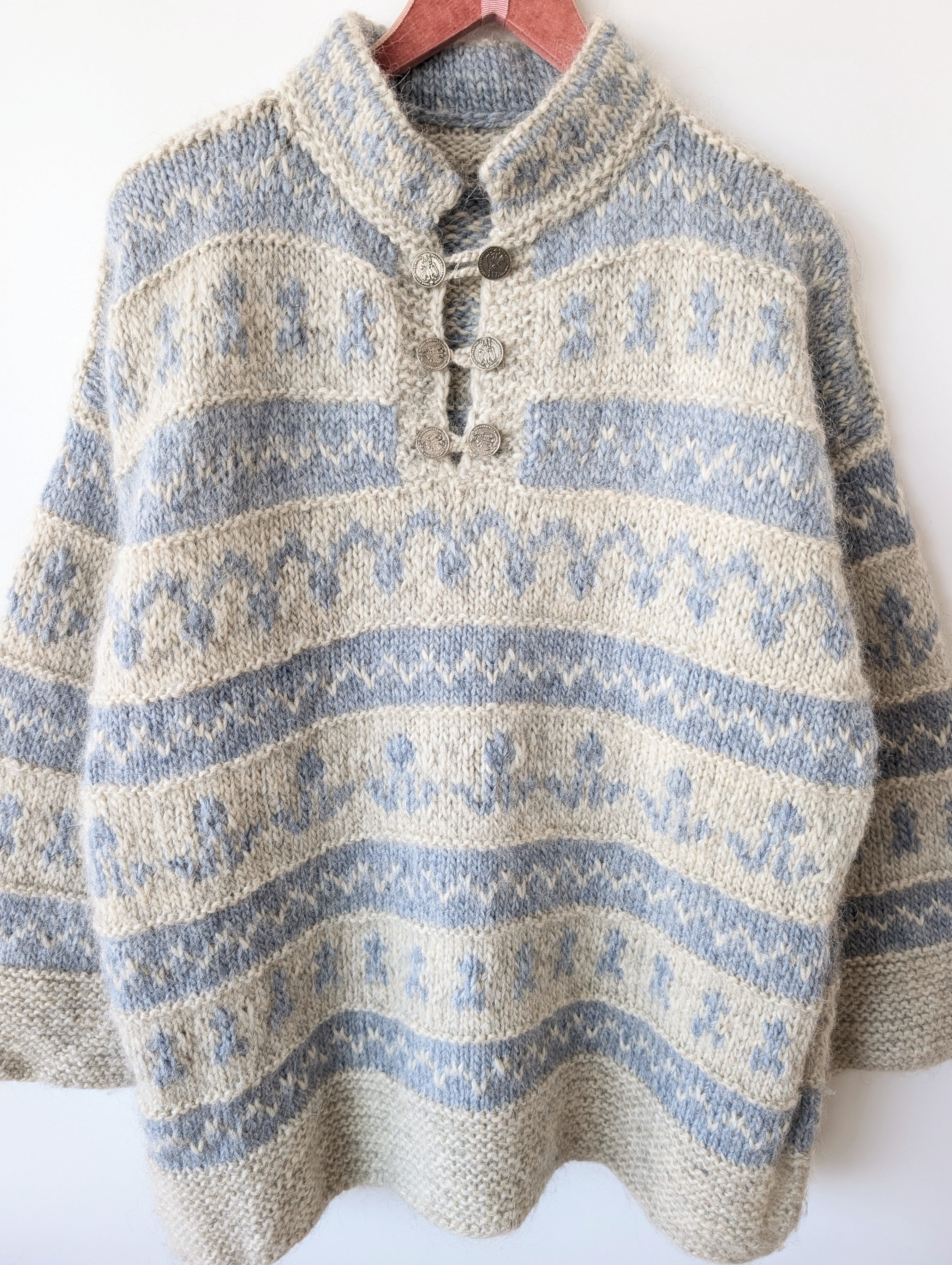 *Wolle* Handmade Pullover Tulpen Folklore Hellblau (XL)