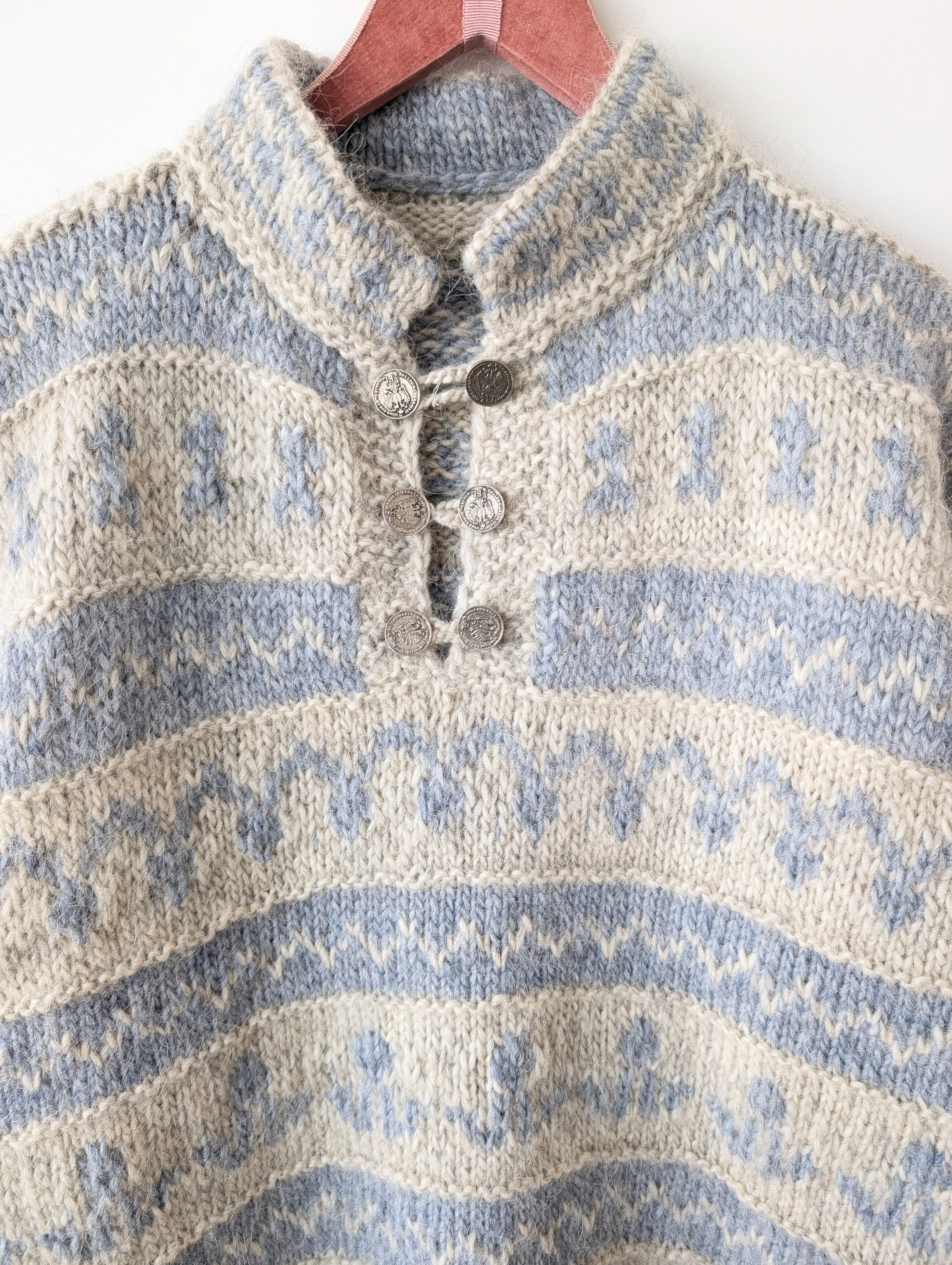 *Wolle* Handmade Pullover Tulpen Folklore Hellblau (XL)