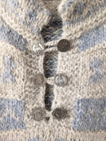 Lade das Bild in den Galerie-Viewer, *Wolle* Handmade Pullover Tulpen Folklore Hellblau (XL)
