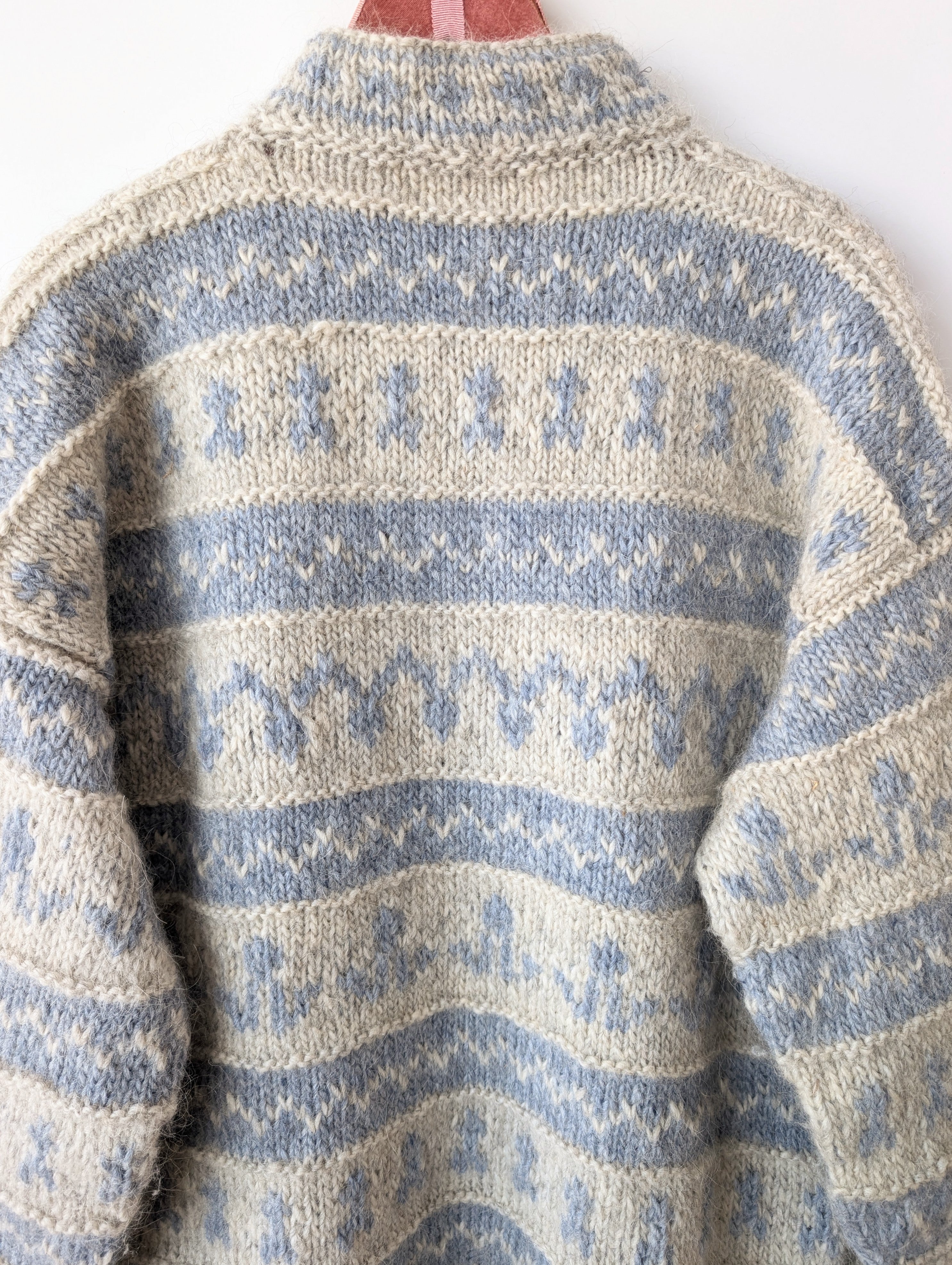 *Wolle* Handmade Pullover Tulpen Folklore Hellblau (XL)