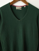 Lade das Bild in den Galerie-Viewer, *Kaschmir* Pullover Premium Basic Moosgrün (L)
