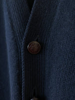 Lade das Bild in den Galerie-Viewer, *Lammwolle* Cardigan Alan Paine Basic Marine (L-XL)
