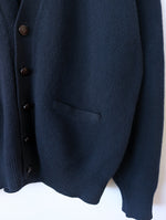 Lade das Bild in den Galerie-Viewer, *Lammwolle* Cardigan Alan Paine Basic Marine (L-XL)
