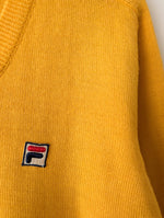 Lade das Bild in den Galerie-Viewer, *Fila* Pullover 80s Tennis Senfgelb (L)

