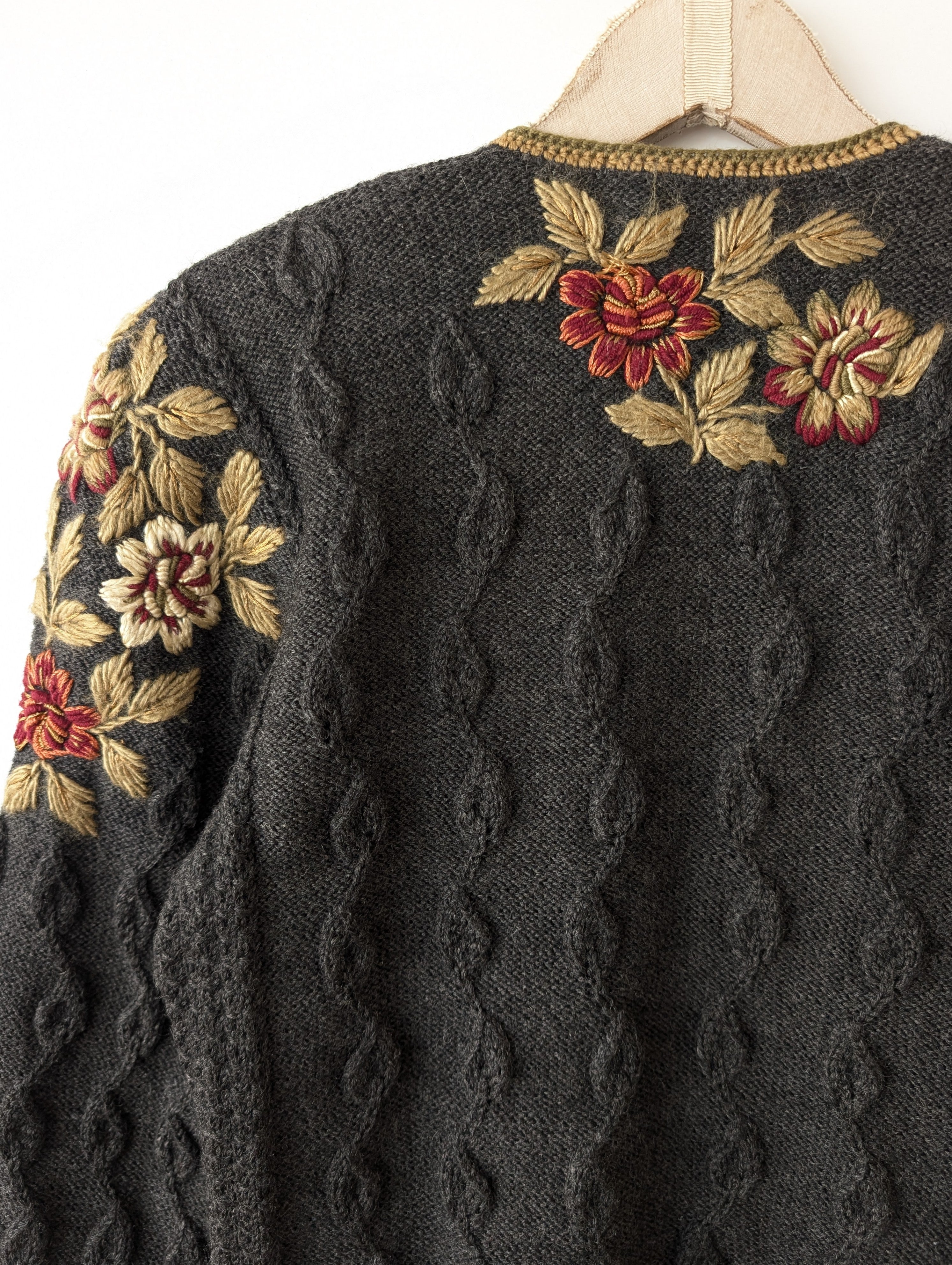 *Wolkensticker* RARE Cardigan Blumen Stick Wolle Handmade (S-M)