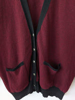 Lade das Bild in den Galerie-Viewer, *Wolle* Cardigan Basic Weinrot Schwarz (L)
