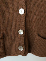 Lade das Bild in den Galerie-Viewer, *Kaschmir* Cardigan Basic Haselnussbraun (S)
