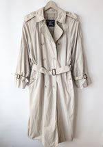 Lade das Bild in den Galerie-Viewer, *Burberry* Trenchcoat Klassiker Zweireiher Beige (L-XL)
