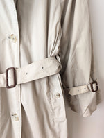 Lade das Bild in den Galerie-Viewer, *Burberry* Trenchcoat Klassiker Zweireiher Beige (L-XL)
