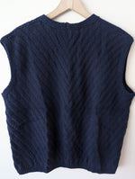 Lade das Bild in den Galerie-Viewer, *Handmade* Weste Wolle Streifen Strick (XL-XXL)
