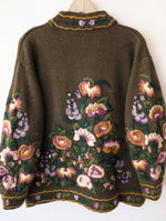 Lade das Bild in den Galerie-Viewer, *Wolle* Cardigan Bohemian Blumen Stickerei (L-XL)
