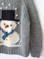 Lade das Bild in den Galerie-Viewer, *Handmade* Pullover Wolle Schneemann Stick (M-L)
