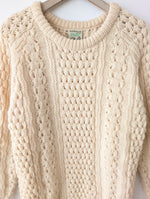 Lade das Bild in den Galerie-Viewer, *Wolle* Pullover Handmade Zopfstrick Ireland (L-XL)
