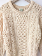 Lade das Bild in den Galerie-Viewer, *Wolle* Pullover Handmade Zopfstrick Ireland (L-XL)
