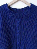 Lade das Bild in den Galerie-Viewer, *Handmade* Pullover Wolle Royalblau (XL)
