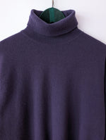 Lade das Bild in den Galerie-Viewer, *Wolle* Pullover Rollkragen Schottland Lila (L)
