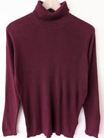 Lade das Bild in den Galerie-Viewer, *Seide* Rollkragen Longsleeve Ripped Weinrot (L-XL)
