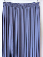 Lade das Bild in den Galerie-Viewer, Faltenrock 80s Lilac Flieder (L-XL)
