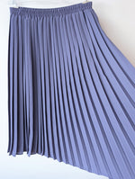 Lade das Bild in den Galerie-Viewer, Faltenrock 80s Lilac Flieder (L-XL)

