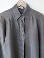 Lade das Bild in den Galerie-Viewer, *Seide* Bluse Perlen Pailletten Stick (L)
