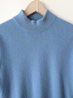 Lade das Bild in den Galerie-Viewer, XMAS *Kaschmir* Pullover Himmelblau (M)
