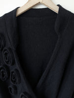 Lade das Bild in den Galerie-Viewer, XMAS *Wolle &amp; Kaschmir* Wickelcardigan Rosen Stick (XXL)
