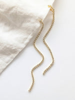 Lade das Bild in den Galerie-Viewer, Ohrringe Gold Crystal Puristic
