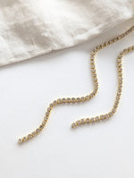 Lade das Bild in den Galerie-Viewer, Ohrringe Gold Crystal Puristic
