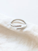 Lade das Bild in den Galerie-Viewer, Ring 14k Silber Hammerschlag
