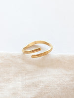 Lade das Bild in den Galerie-Viewer, Ring 14k Gold Hammerschlag
