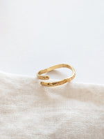 Lade das Bild in den Galerie-Viewer, Ring 14k Gold Hammerschlag
