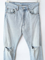 Lade das Bild in den Galerie-Viewer, *Levis* Jeans 501 Ripped Hellblau 1996 (31/32)
